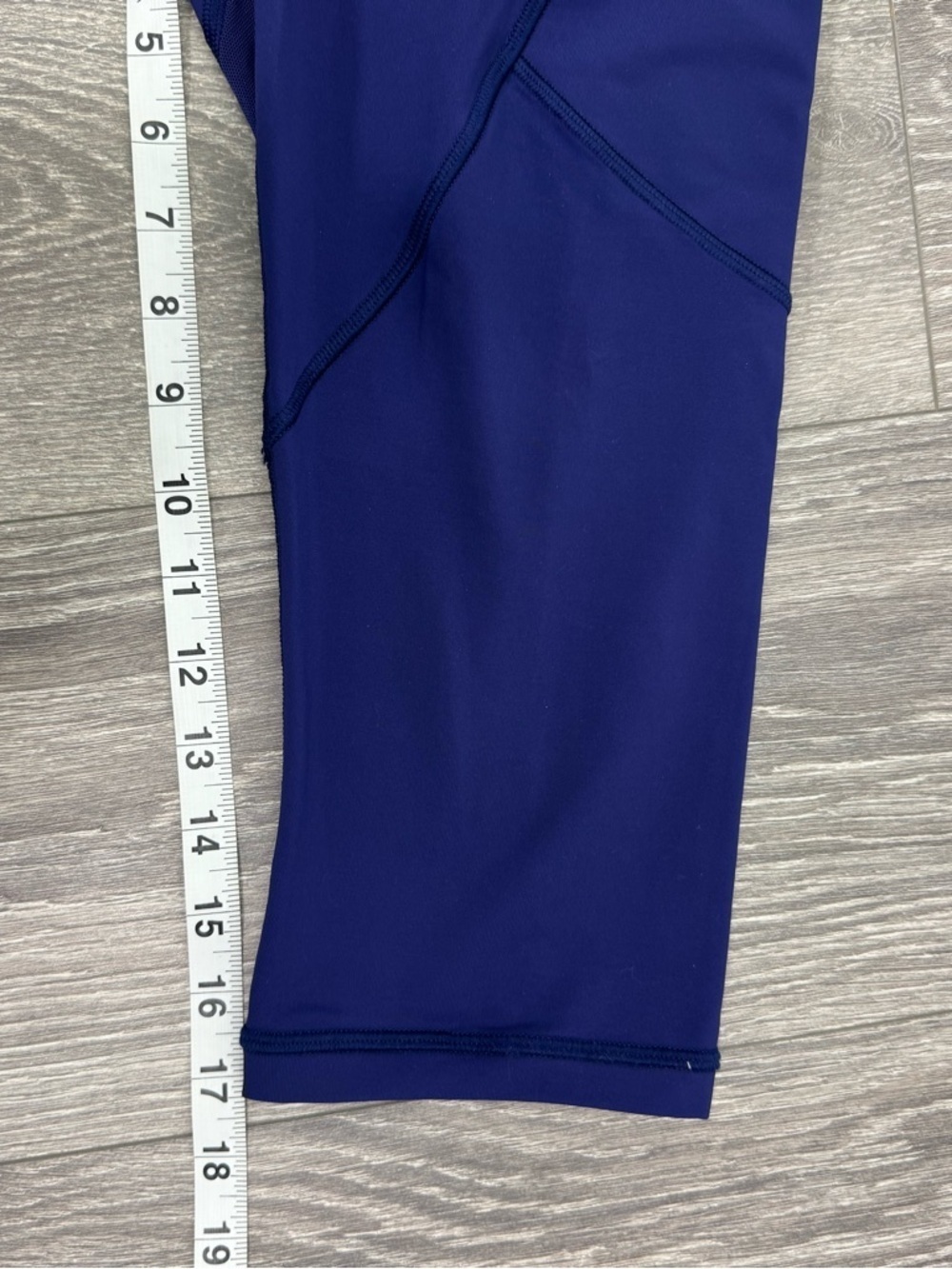 Lululemon Women’s Outrun Crop Leggings Size 8 Blue 17” Inseam Run Workout EUC - Picture 13 of 15